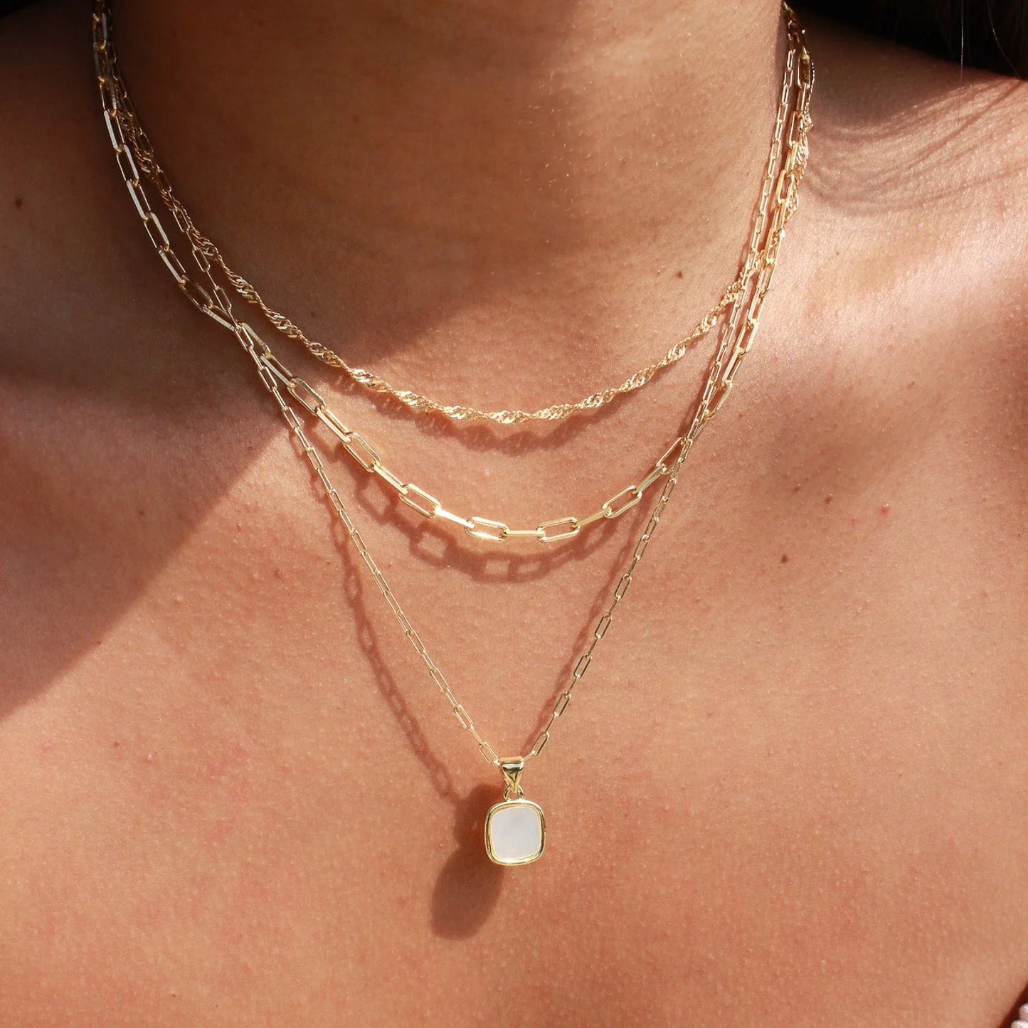 AURA PEARL SHELL NECKLACE